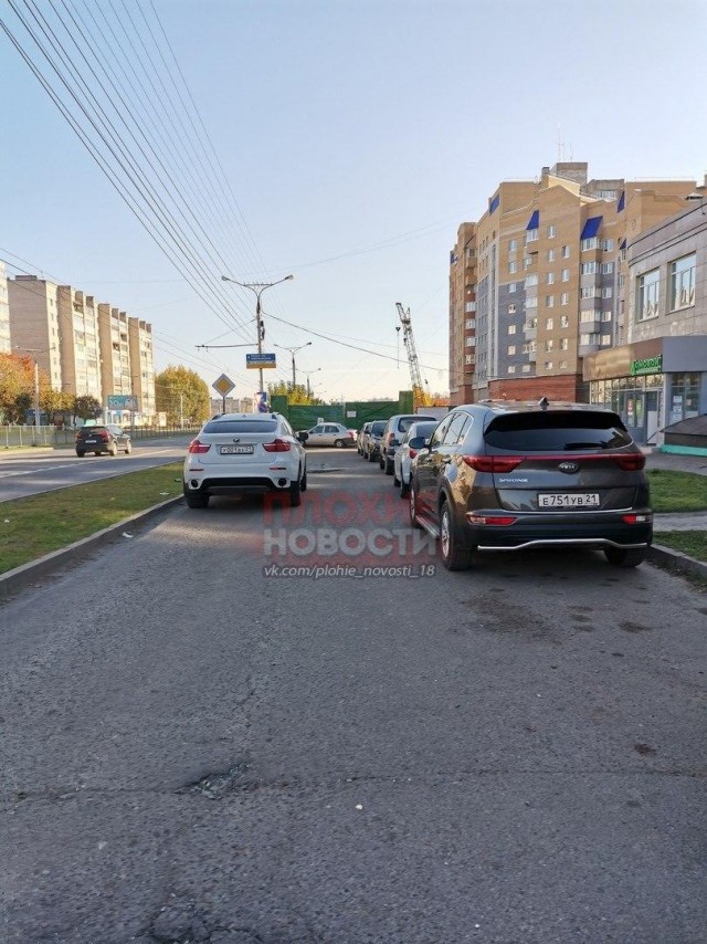 Не давал проехать пожарке Подписчик, вызов, более, проезд, перекрыл, одной, дублере, припарковался, придурок, позже, посигналили, обиделся, Мужчина, спешившей, сообщил, машине, пожарной, вперед, проехать, давал