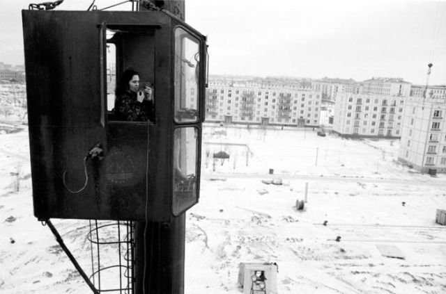 Солянка из интересных ретро-фотографий Москва, 1970–е, Портативный, Девушка, выставке, Чикаго, Видеосъемка, автомобиля, Прохожие, интересом, рассматривают, автоматы, оплаты, парковки, Тверской, улице, Россия, киоска, Всемирной, Колонна