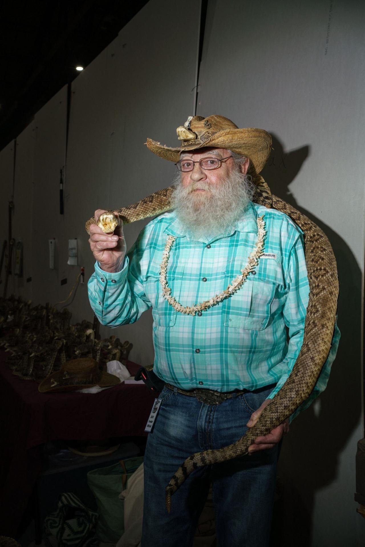 Жуткие кадры с фестиваля змей в Техасе Всячина