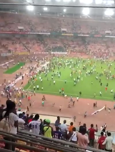 Болельщики из Нигерии устроили побоище на стадионе «Националь» в Абужде