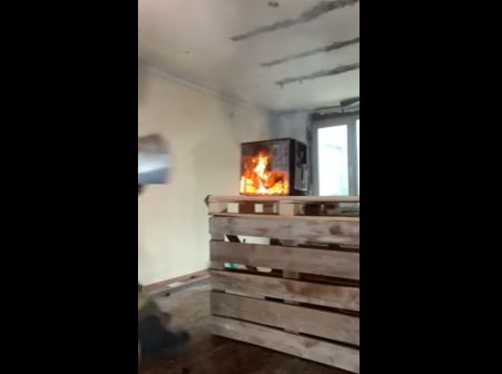 Как пожарные должны тушить квартиры по мнению людей