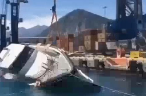 Испытание опрокидывания судна береговой охраны в Турции⁠⁠