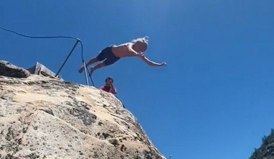 Опасные прыжки со скалы в воду