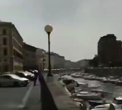 Мужчина в Неаполе пытался похитить сумку у женщины