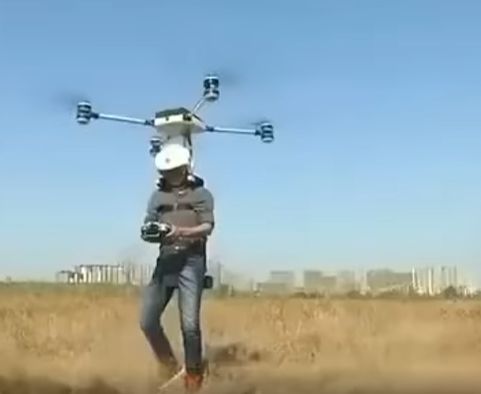 Фермер из Китая создал интересный "дрон-рюкзак", позволяющий ему летать⁠⁠