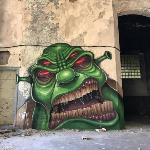 Крутые граффити от художника из Барселоны, который рисует в заброшенных местах evergreen,Всячина