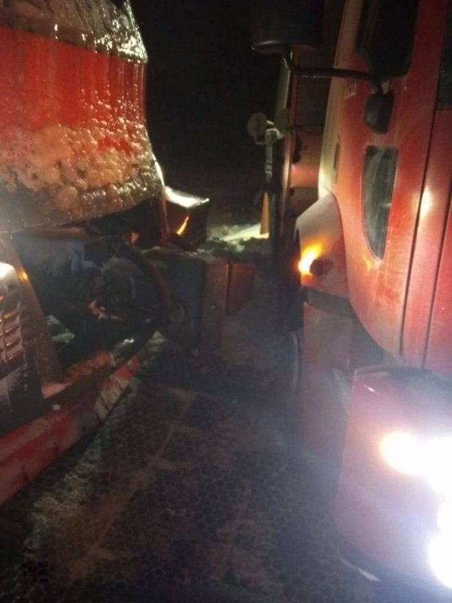 В Дмитрове грузовик застрял железнодорожном переезде прямо перед приближающейся электричкой