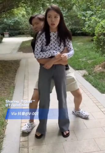 Китайское видео про рекламу курсов женской самозащиты и реальность применения оной⁠⁠