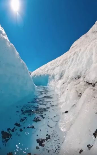 Ледниковый ручей на Аляске