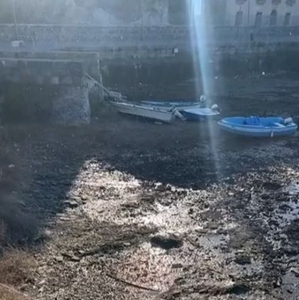 В Неаполе понизился уровень моря