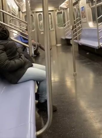 В метро лучше не спать