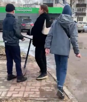 Малолетки в Орехово- Зуево беспричинно напали на человека