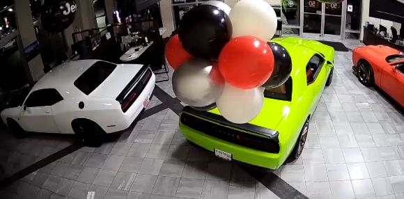 Из дилерского центра в Кентукки, угнали 6 автомобилей Dodge Challenger Hellcat менее, чем за 45 секунд