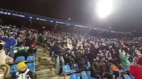 Воронежские фанаты и болельщики на стадионе исполняют "Сектор Газа - Туман"
