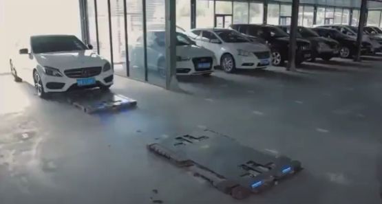 Роботы-парковщики на паркинге в Китае