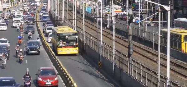 Увлекательный способ борьбы с любителями проехать по автобусной полосе из Филиппин