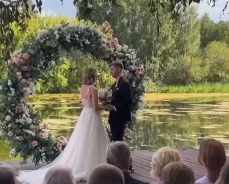 Вот невеста порадуется семейному видео