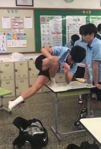Когда японским школьникам скучно на перемене