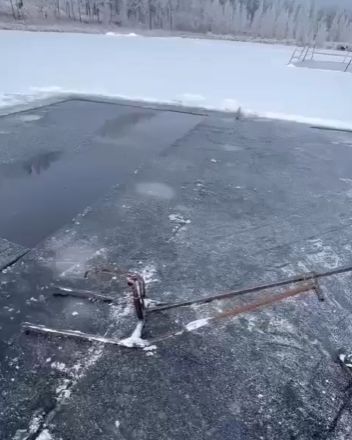 Заготовка льда⁠⁠ в Якутии