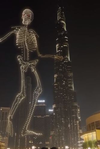 В Дубае прошло грандиозное шоу дронов, приуроченное к Хэллоуину