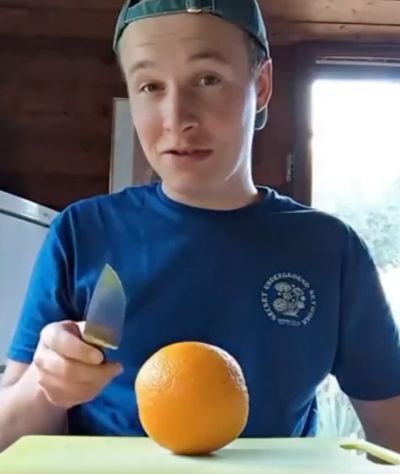 Как быстро почистить апельсин