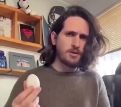 Лучший способ разбить куриное яйцо