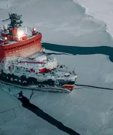 Российский атомный ледокол «Ямал» на Северном полюсе⁠⁠
