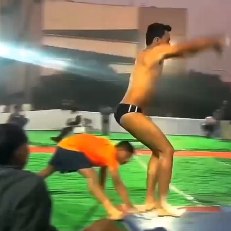 Спортивная гимнастика по-индийски