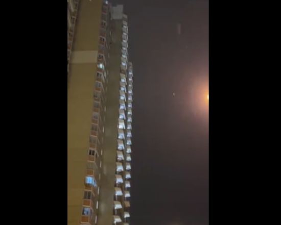 Парашютист спрыгнул с балкона в Балашихе