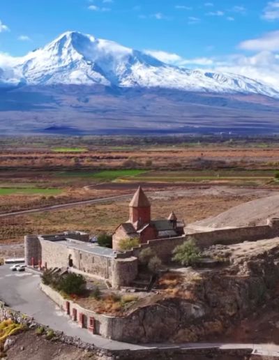 Монастырь Хор Вирап на фоне величественной горы Арарат⁠⁠
