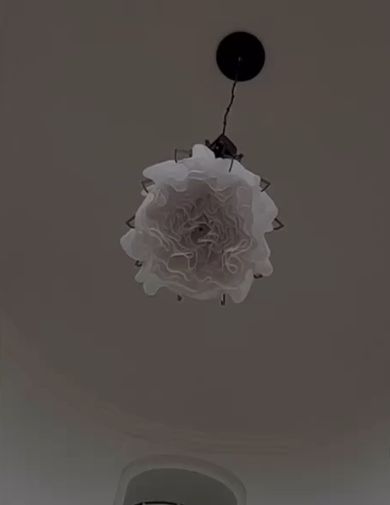 Воздушная лампа, смотрится, как цветок Декоративный светильник, который украшает комнату и создает уютную атмосферу⁠⁠