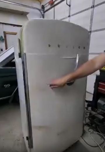 Единственный в своём роде винтажный холодильник «Philco V»,