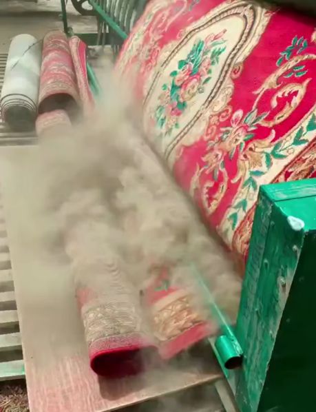 Станок для выбивания пыли из ковров⁠⁠