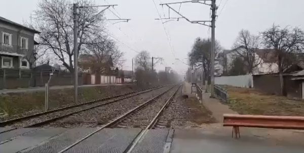 В Румынии женщина хотела перебежать пути перед скоростным поездом⁠⁠
