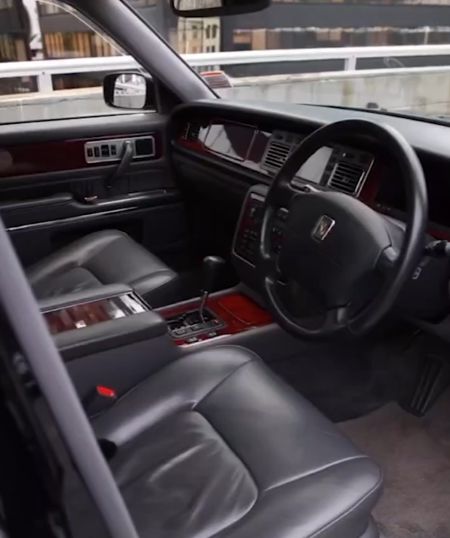 Эстетика Toyota Century V12 1997 года