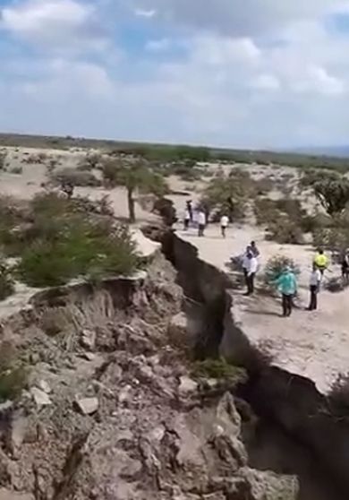 Предвестник апокалипсиса: гигантский разлом земли произошел в Мексике