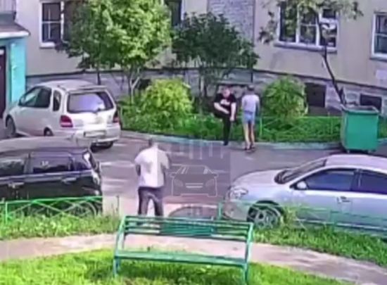 Ужасное избиение нокаутированного мужика произошло в Красноярске