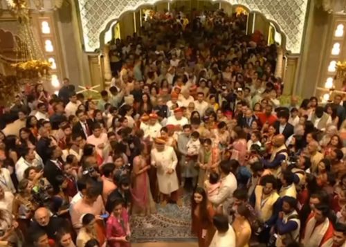 В Индии завершилась самая роскошная «свадьба века»