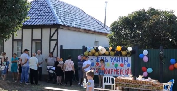 В Саратовской области провели праздник в честь новой асфальтированной дороги