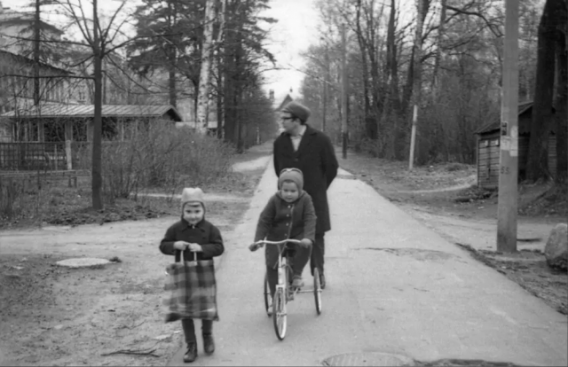 Ностальгические фотографии времен СССР (18 фото)