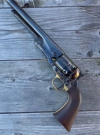 Процесс заряжания револьвера Colt Army model 1860⁠⁠