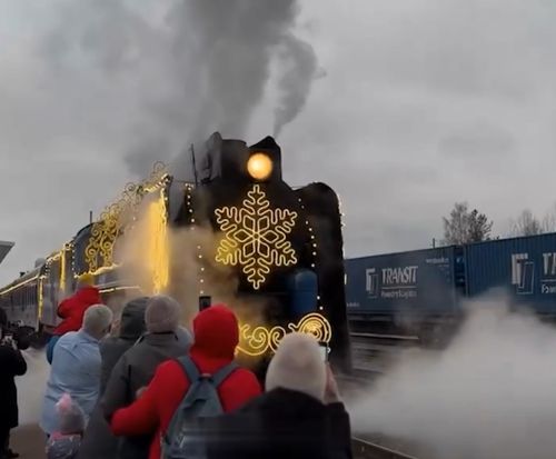 Поезд Деда Мороза сегодня отправился из Вологодской области и посетит 64 города России