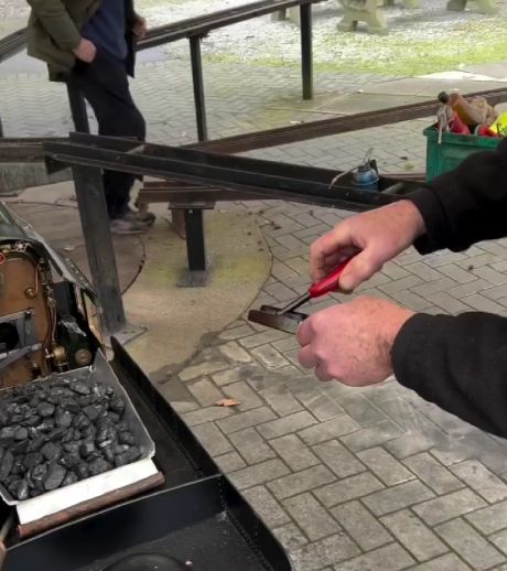 Пацаны в паровозики играются⁠⁠