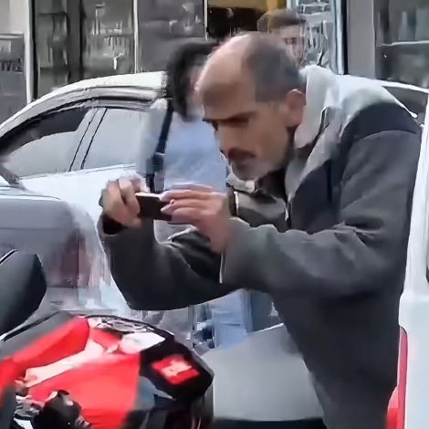 У каждого должна быть мечта... Даже если шансы на её сбычу ноль целых и хрен десятых копейки
