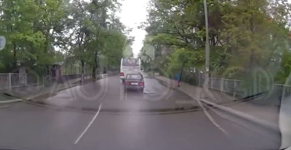 Когда не втыкаешь в телефон за рулём