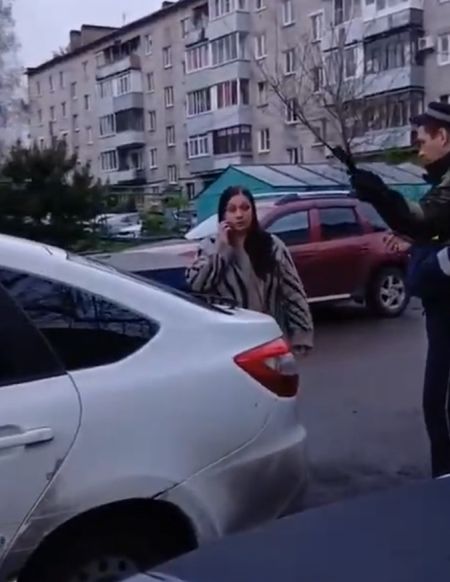 Какая борзая тётка