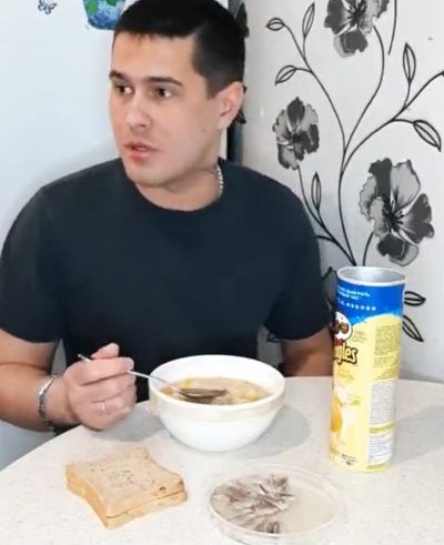Да он чертов гений!