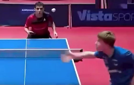 Один из самых залипательных розыгрышей — прямиком с чемпионата России среди юниоров по настольному теннису