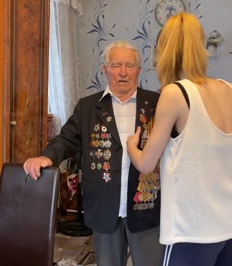 Молодчина девочка