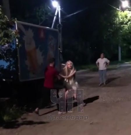Девушки отбились от ночного ухажера с помощью перцовки